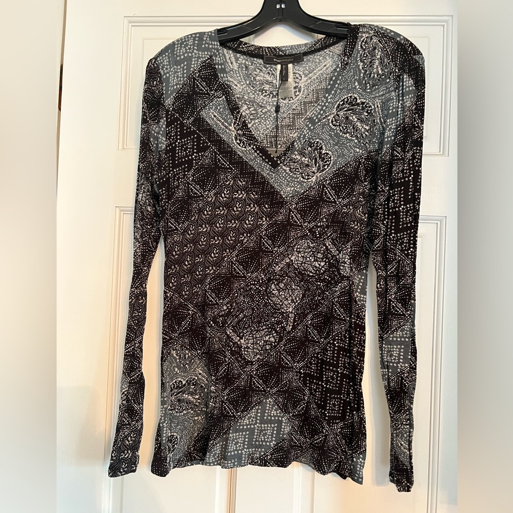 BCBG v neck long sleeve. Black, white and blue.